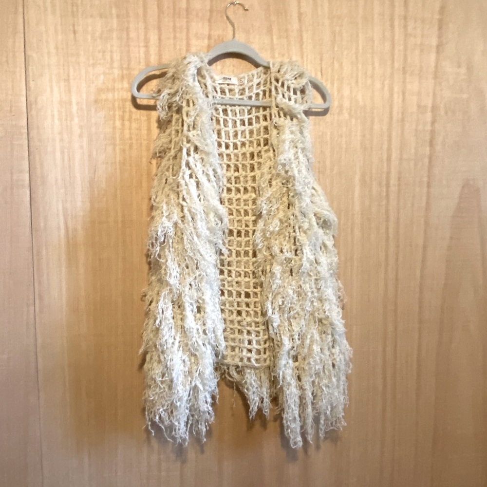 🤍Re-posh Shaggy Vest🤍